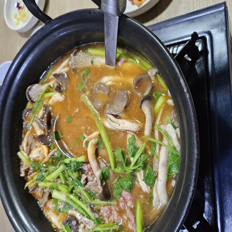 버섯이랑칼국수랑 대표 사진