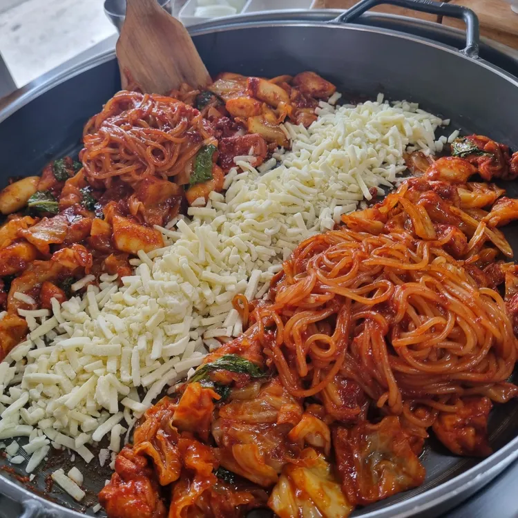 동창야채닭갈비 대표 사진