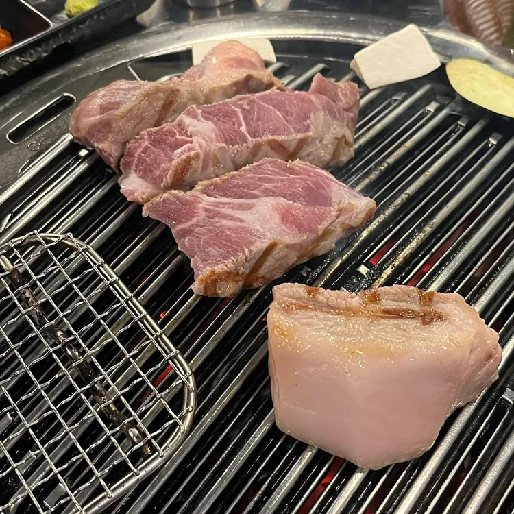 기쁨돼지 대표 사진