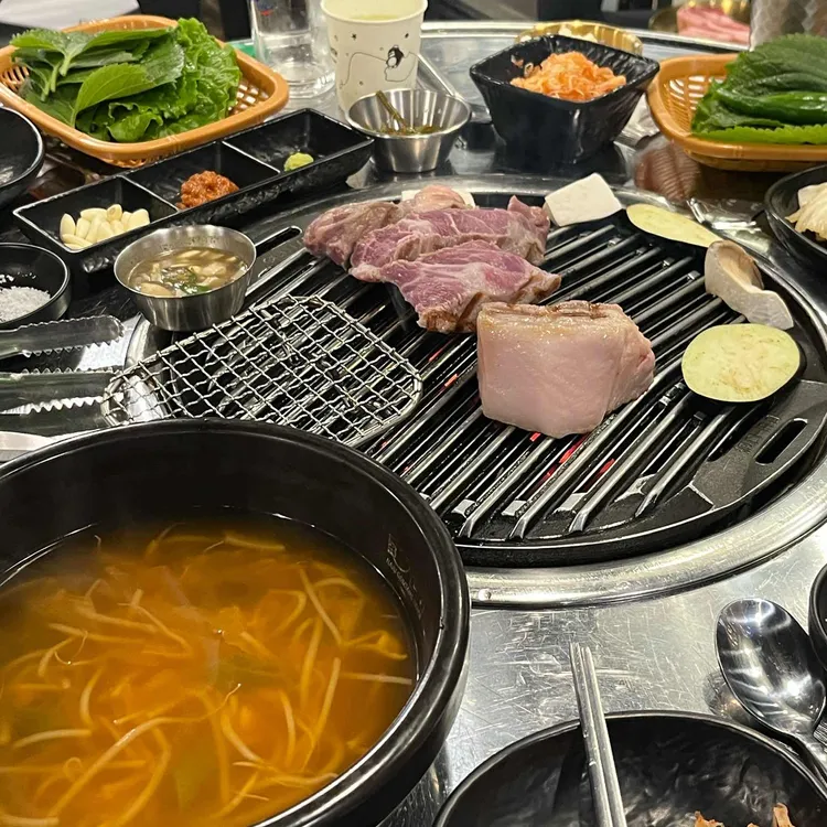 기쁨돼지 대표 사진