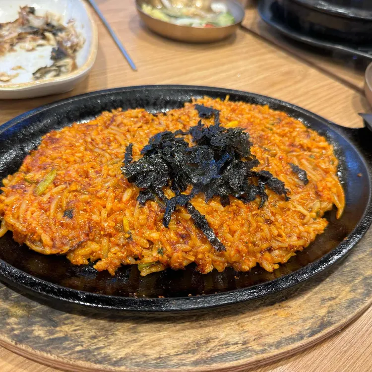 진지한 대표 사진