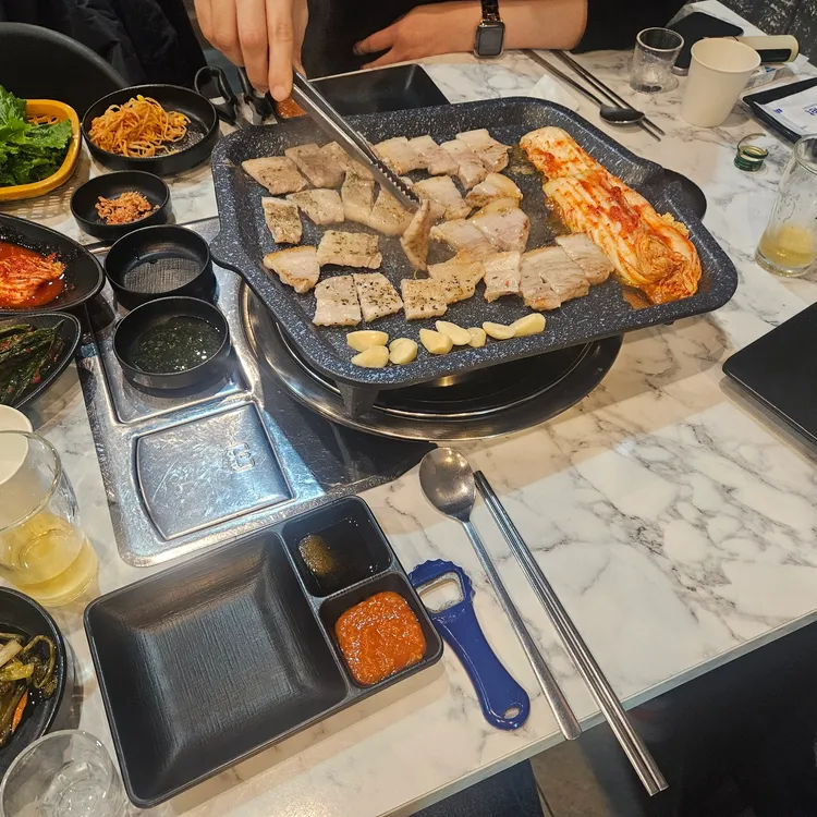 뱃살집 대표 사진