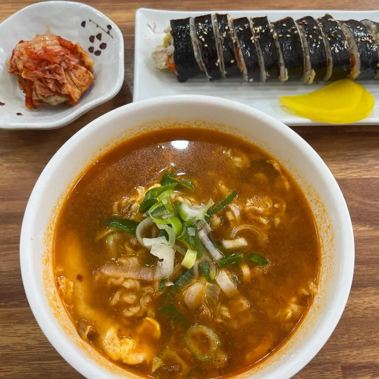 김밥이맛있는집 대표 사진
