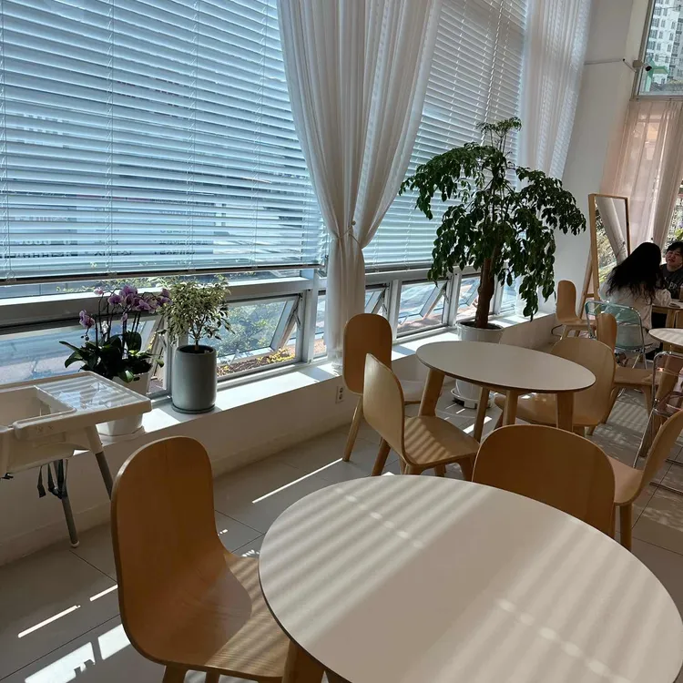 카페러운 대표 사진
