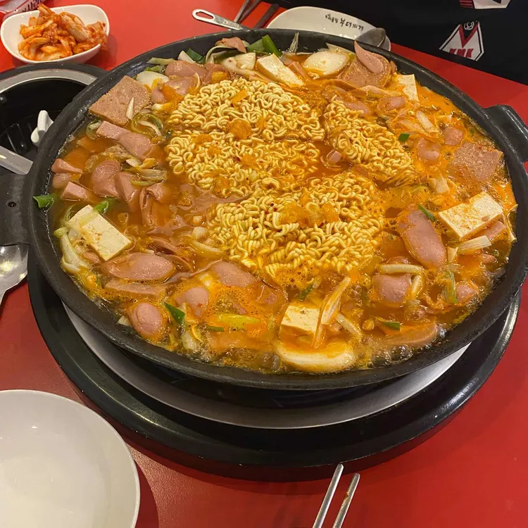송탄어울림부대찌개 대표 사진