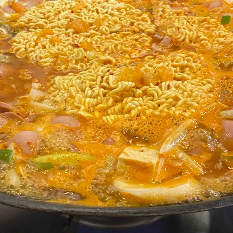 송탄어울림부대찌개 대표 사진