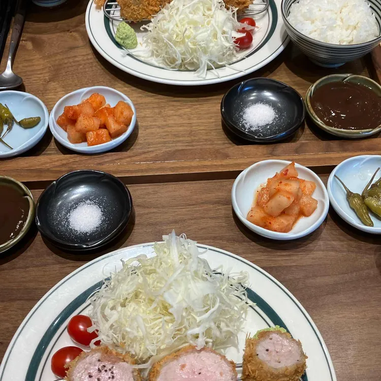 윤츠 대표 사진