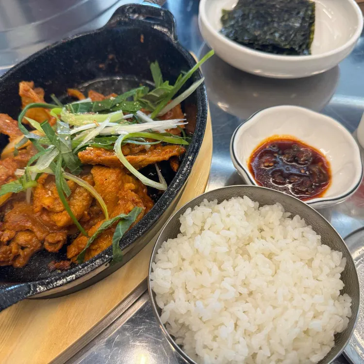 배불뚝 대표 사진