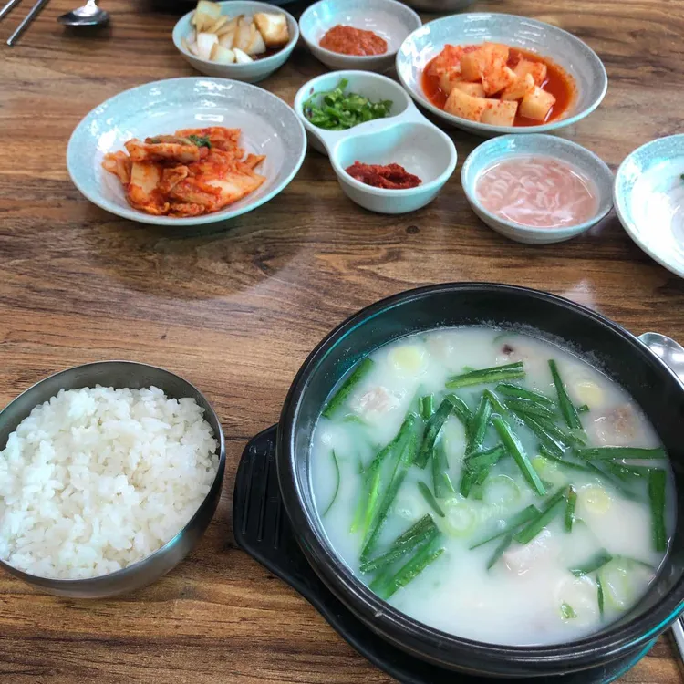 고향돼지국밥 대표 사진