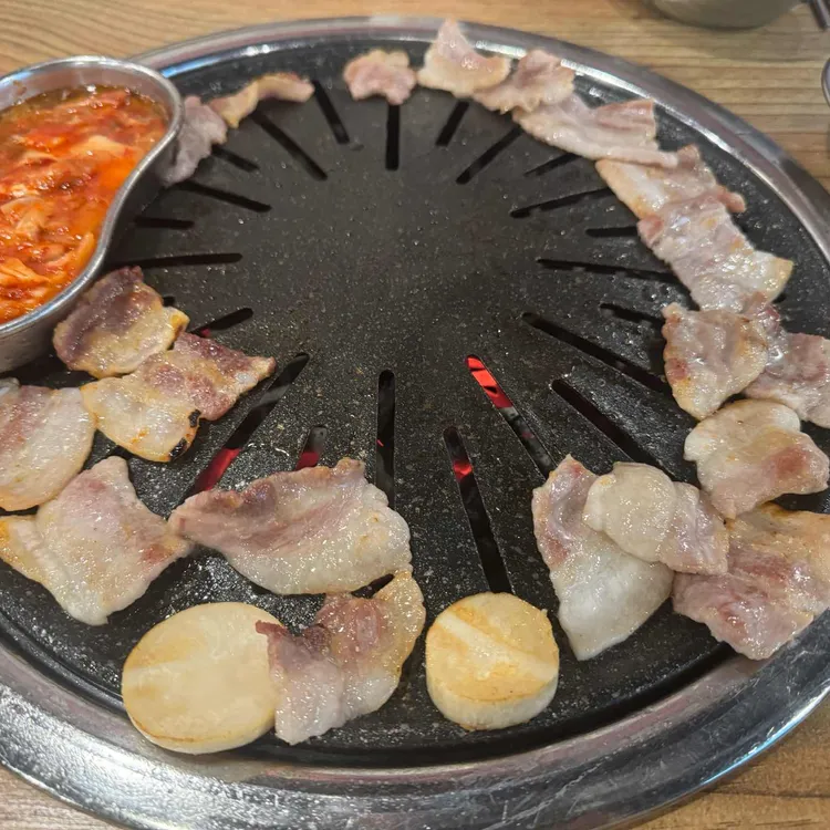 돈통참숯구이 대표 사진