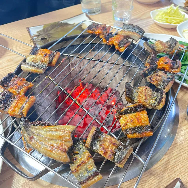 정든숯불장어구이 대표 사진