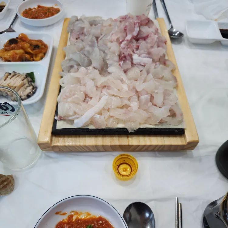 뱃고동횟집 대표 사진