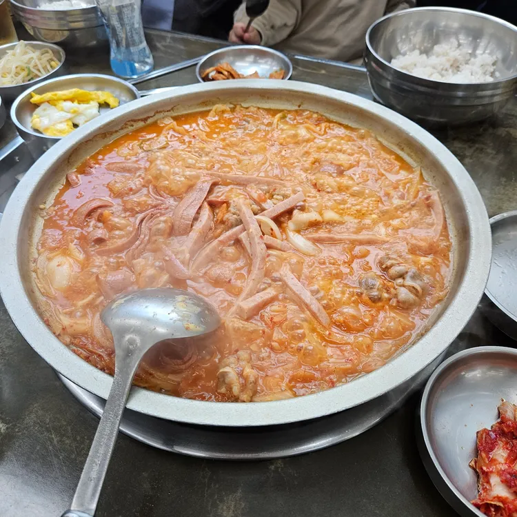 엉클부대찌개 대표 사진