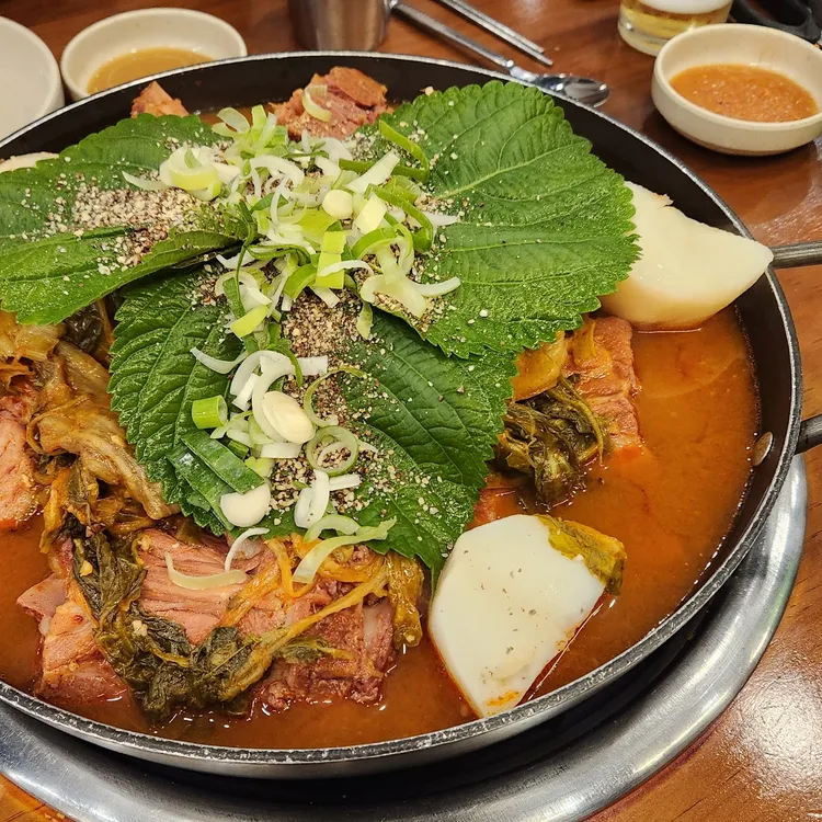 명품청기와감자탕 대표 사진