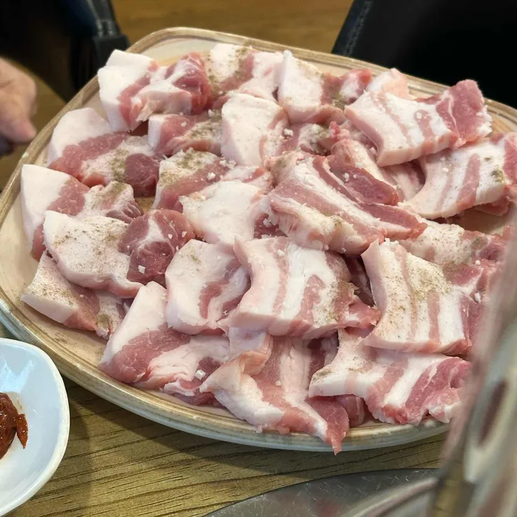 지리산꺼먹돼지 대표 사진