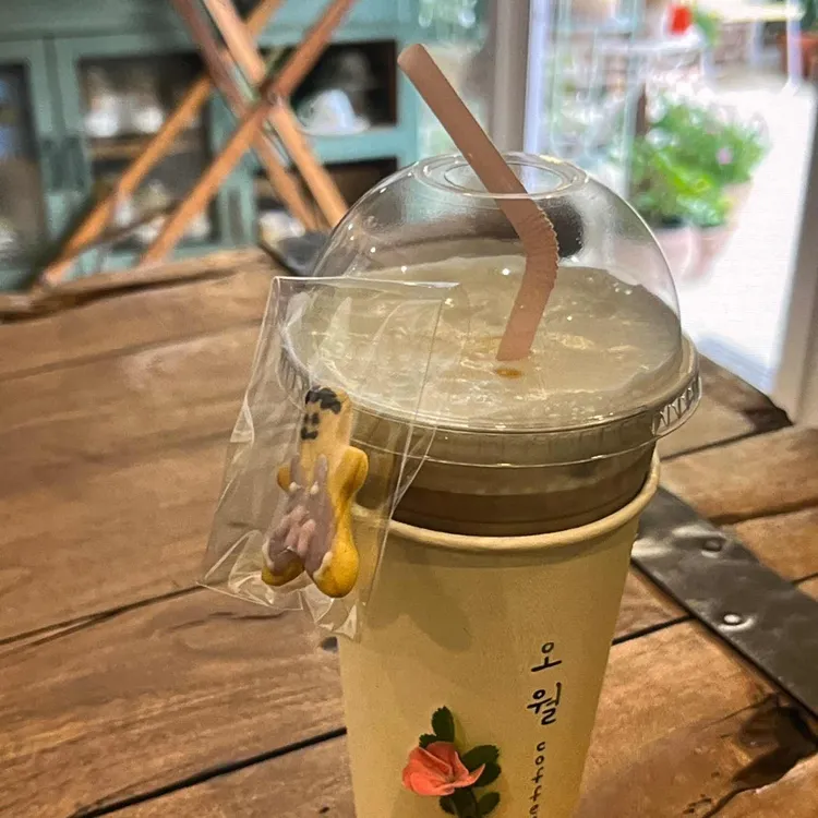 오월 coffee 대표 사진