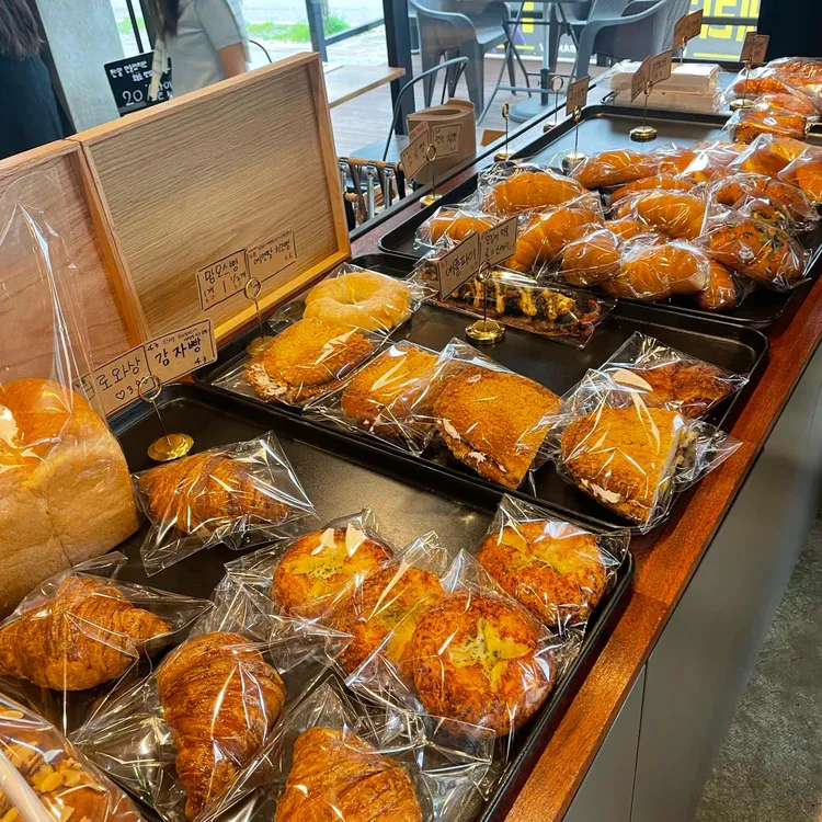 카페드 크래프트 운서점 - 운서 베이커리, 소금빵 맛집 | 다이닝코드, 빅데이터 맛집검색