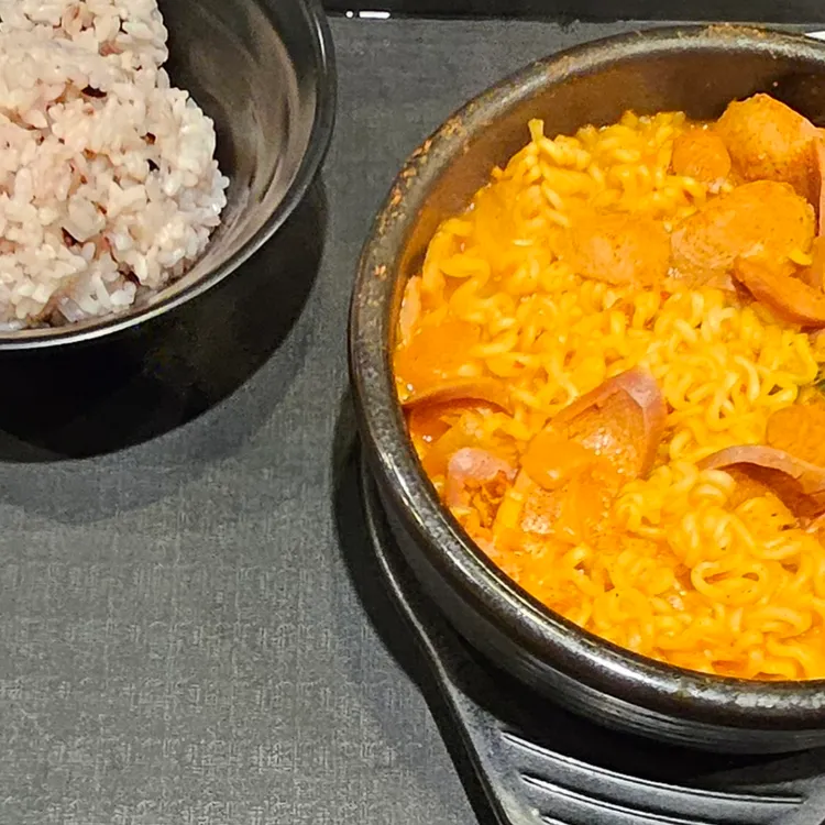 부대통령뚝배기 대표 사진
