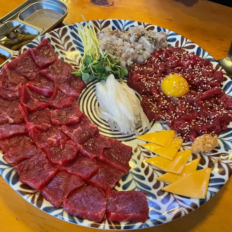 육횟집 대표 사진