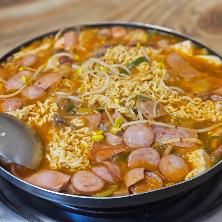 송탄이정부대찌개 대표 사진