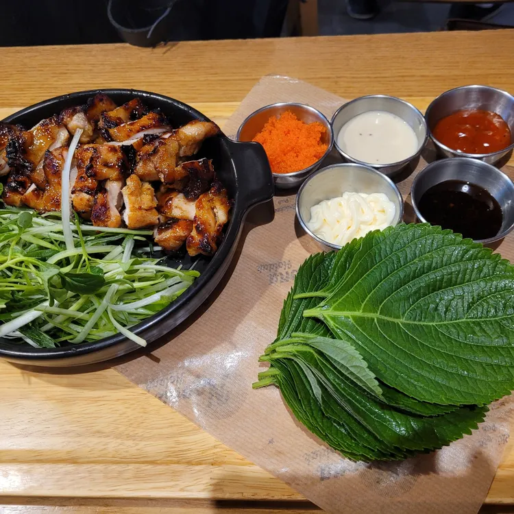 누구나홀딱반한닭 대표 사진