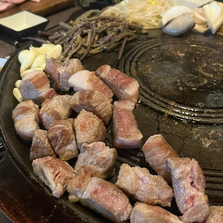 향토 무쇠솥뚜껑구이 대표 사진
