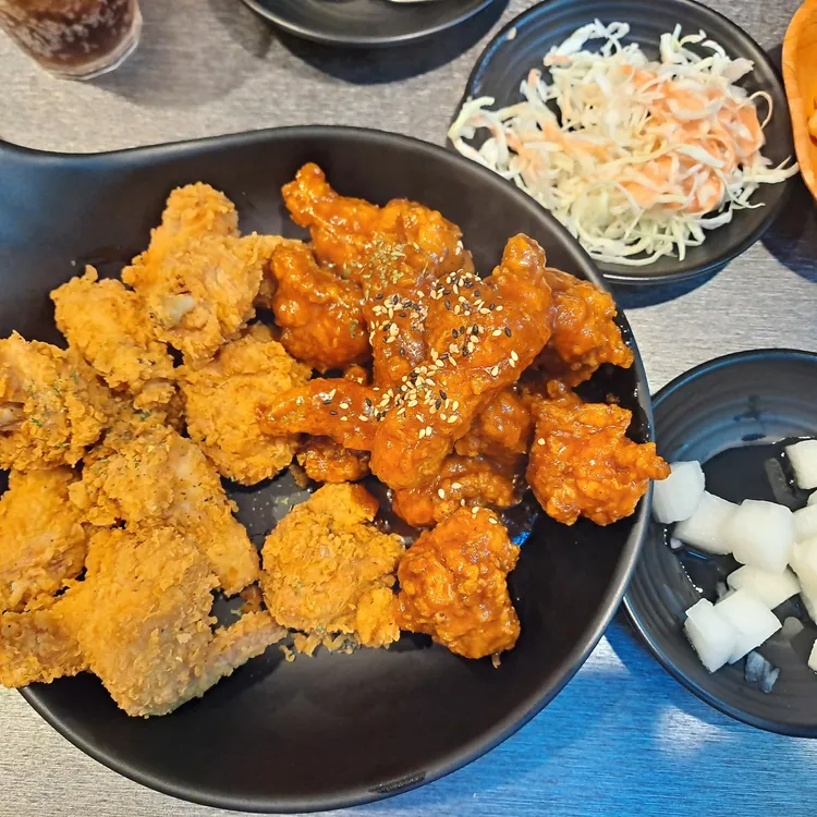 치킨매니아 대표 사진