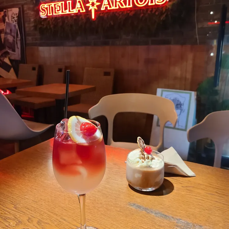 인 칵테일온더비치 대표 사진
