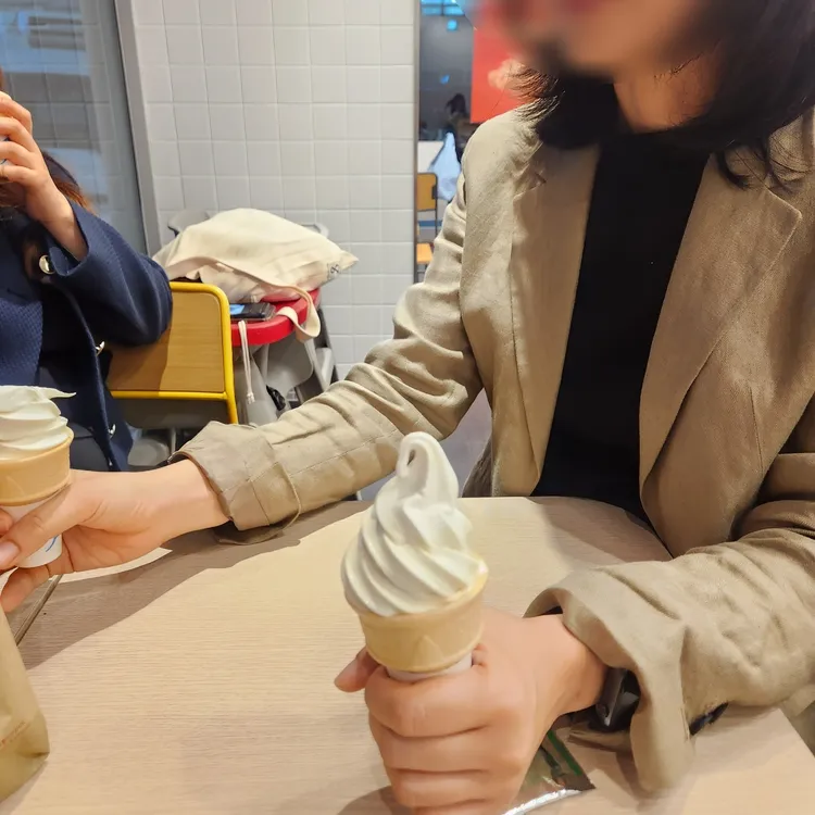 롯데리아 대표 사진