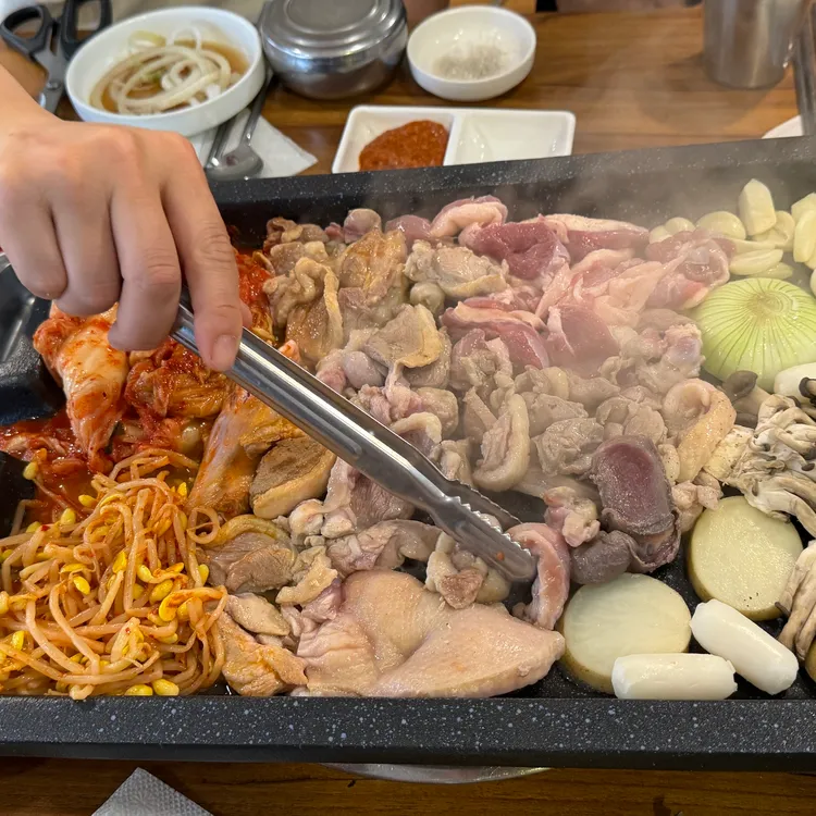 솥뚜껑생생오리 대표 사진