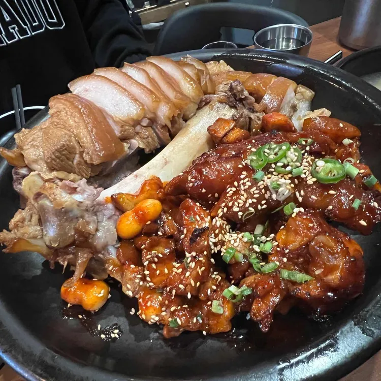 심야족발 대표 사진