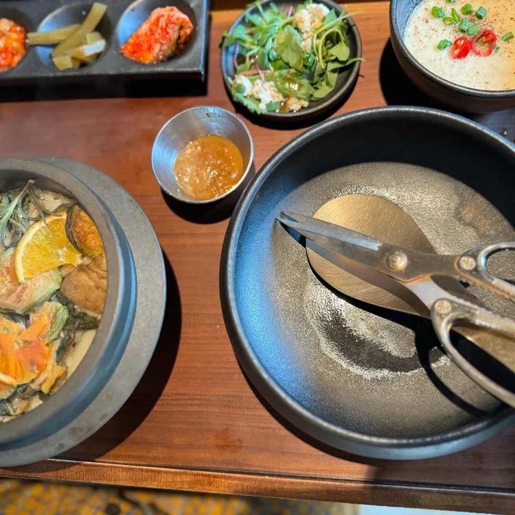 나무솥밥 경리단 대표 사진