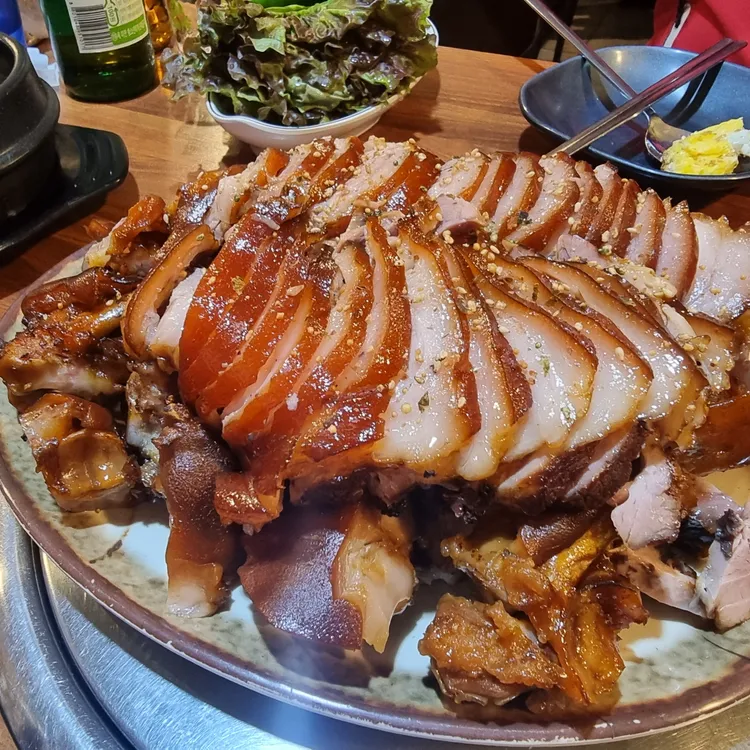 먹을만한족발 대표 사진