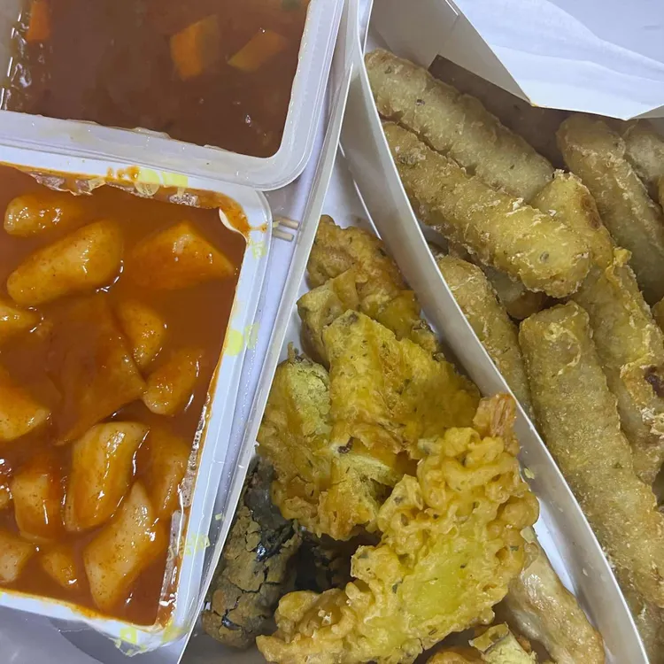 감탄떡볶이 장안홈타운점 대표 사진