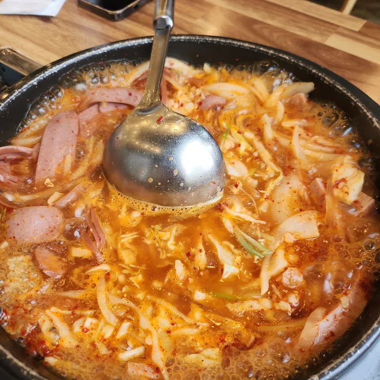 엉클부대찌개 대표 사진