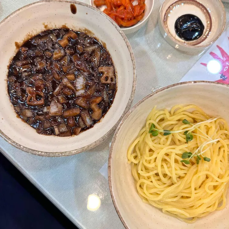 황금룡 대표 사진