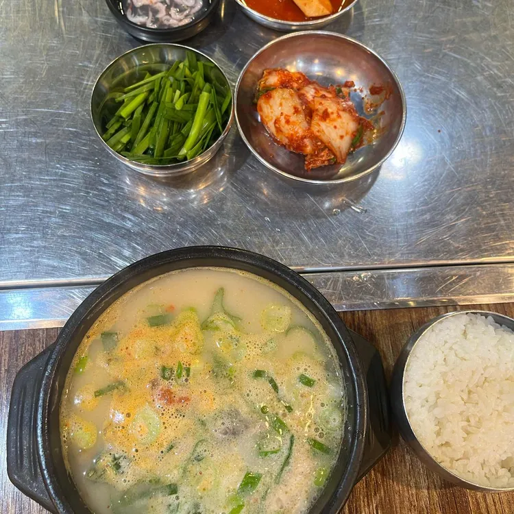 쌍둥이 수육국밥 대표 사진