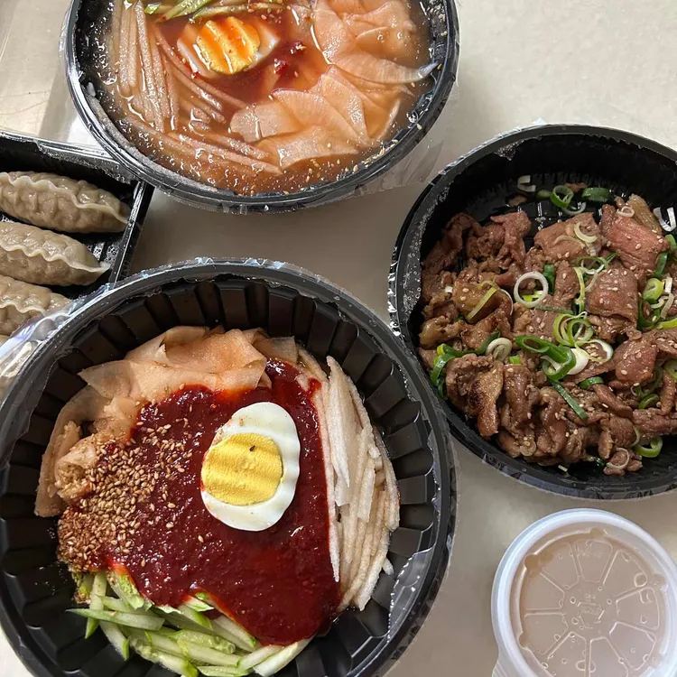 냉면쟁이 고기꾼&비빔밥 대표 사진