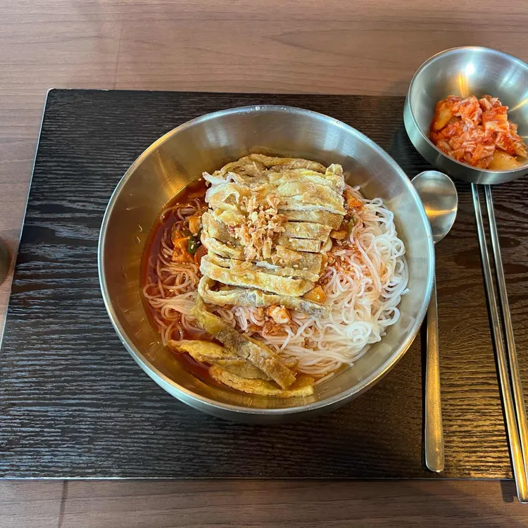 육면 대표 사진