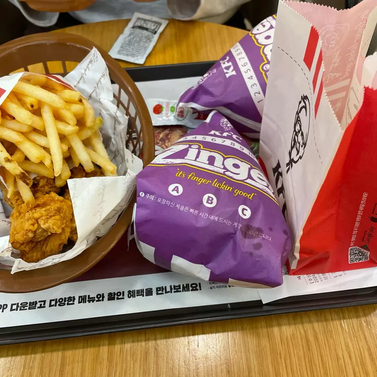 KFC 신림역 대표 사진