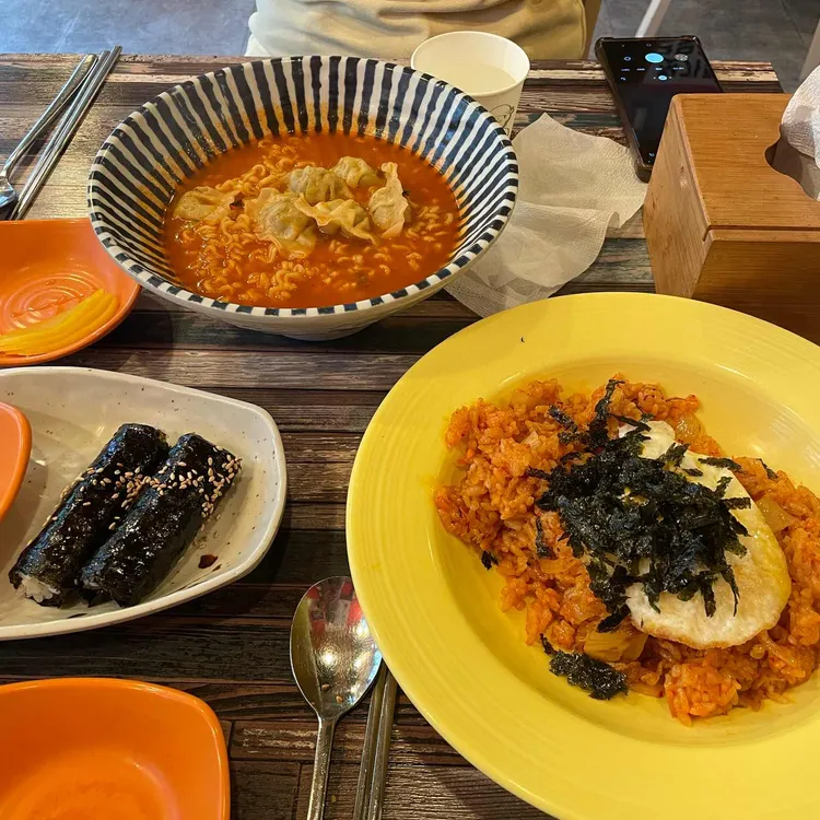 딸기하우스 꼬마김밥라면 대표 사진