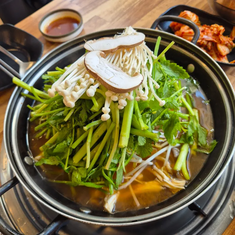 뽕빨샤브버섯칼국수 대표 사진