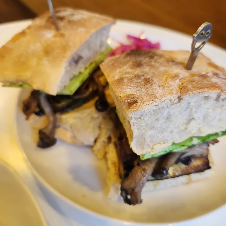 ABANDONED SANDWICH 대표 사진