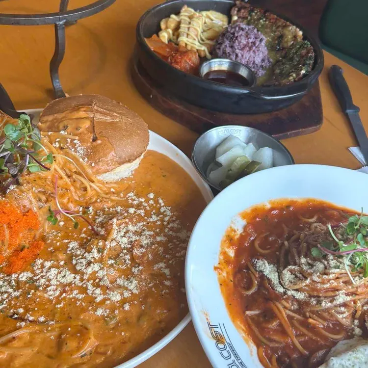 라라코스트 대표 사진