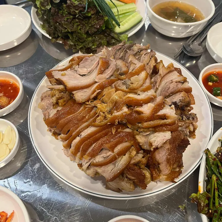 춘천왕족발 대표 사진