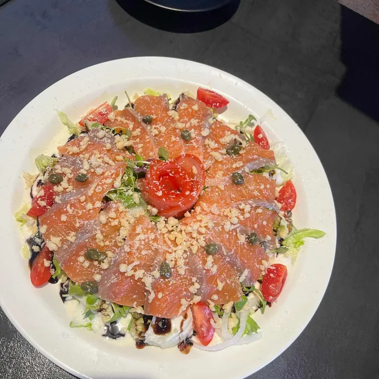 아스라이 첨단 대표 사진