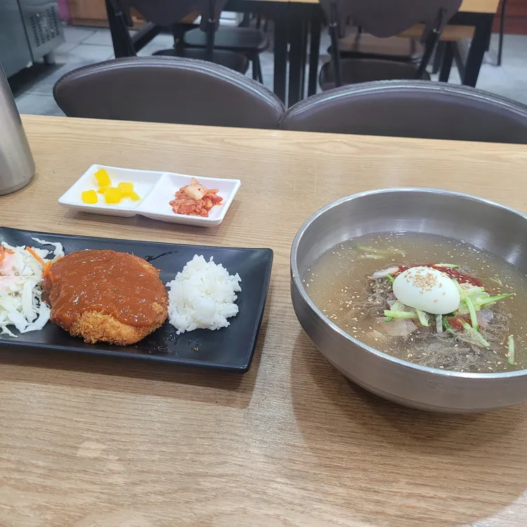 왕돈가스앤왕냉면 대표 사진