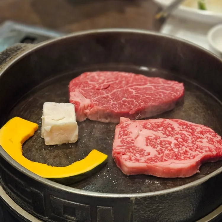 더미 대표 사진