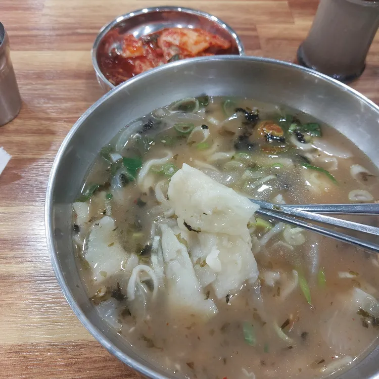 홍두깨손칼국수 대표 사진