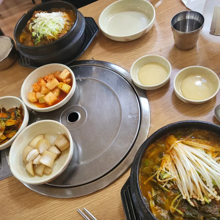 유명감자탕 대표 사진